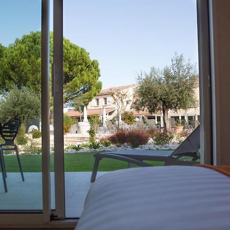 Le Domaine Des Oliviers Hotel Pierrelatte Bagian luar foto