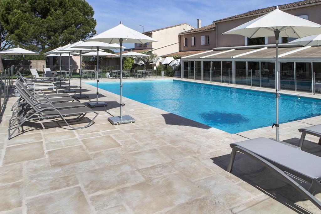 Le Domaine Des Oliviers Hotel Pierrelatte Bagian luar foto