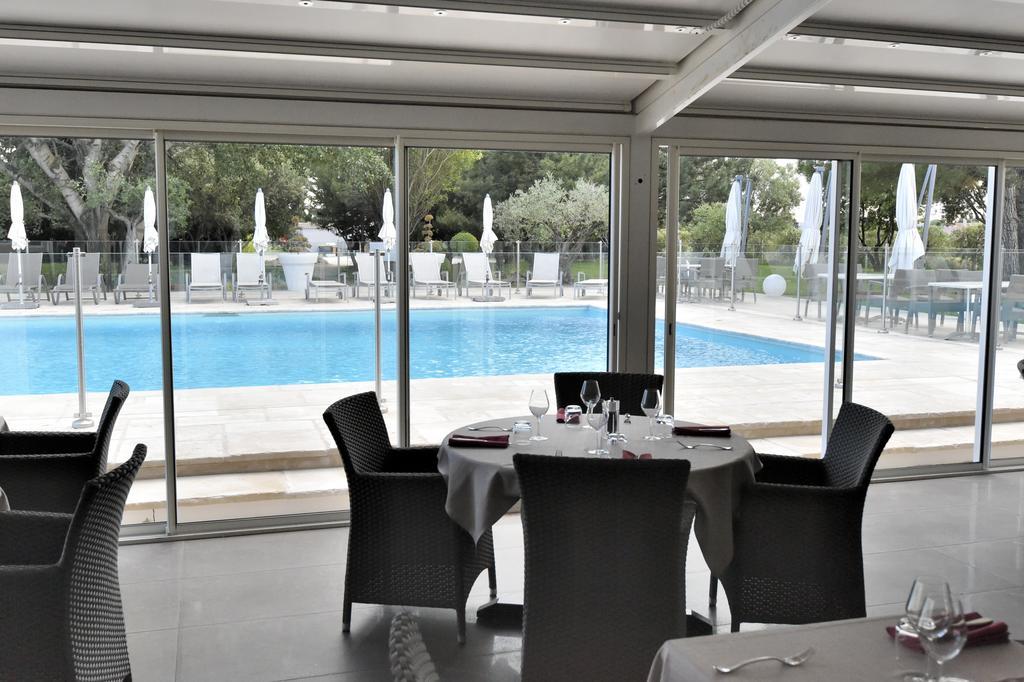 Le Domaine Des Oliviers Hotel Pierrelatte Bagian luar foto