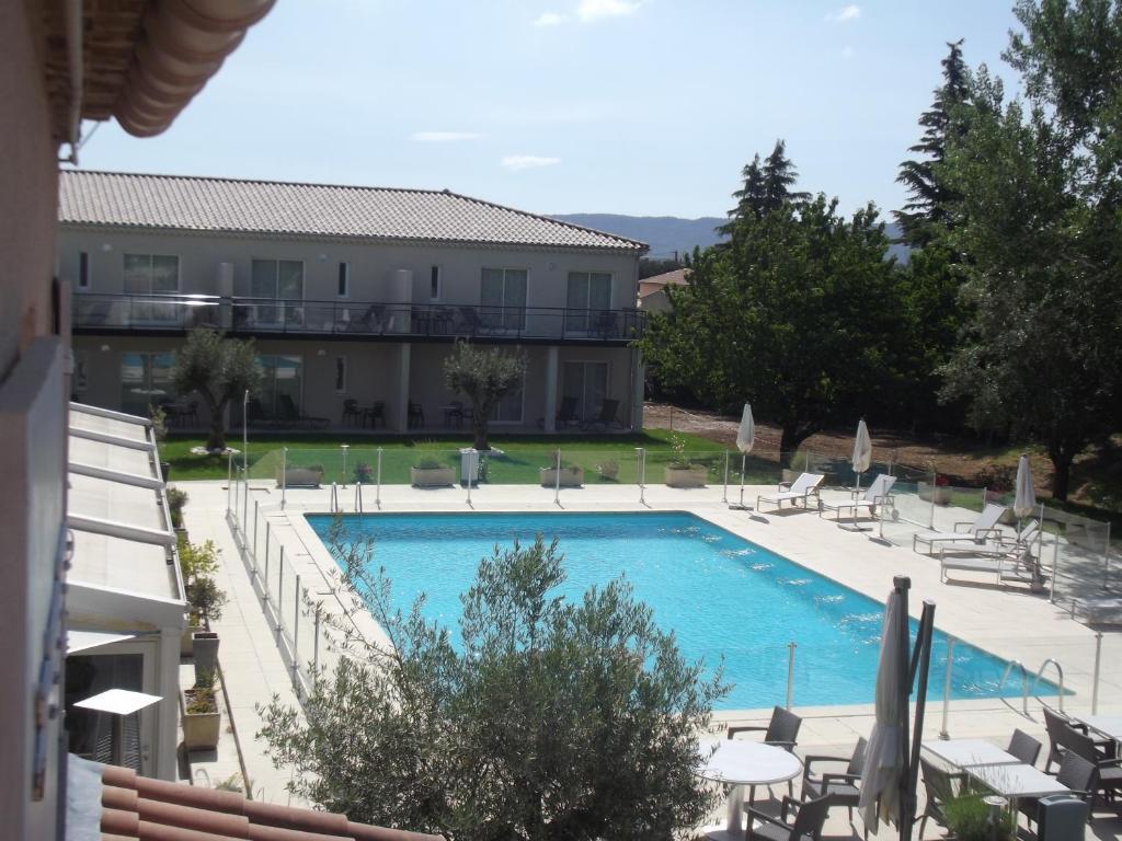 Le Domaine Des Oliviers Hotel Pierrelatte Bagian luar foto