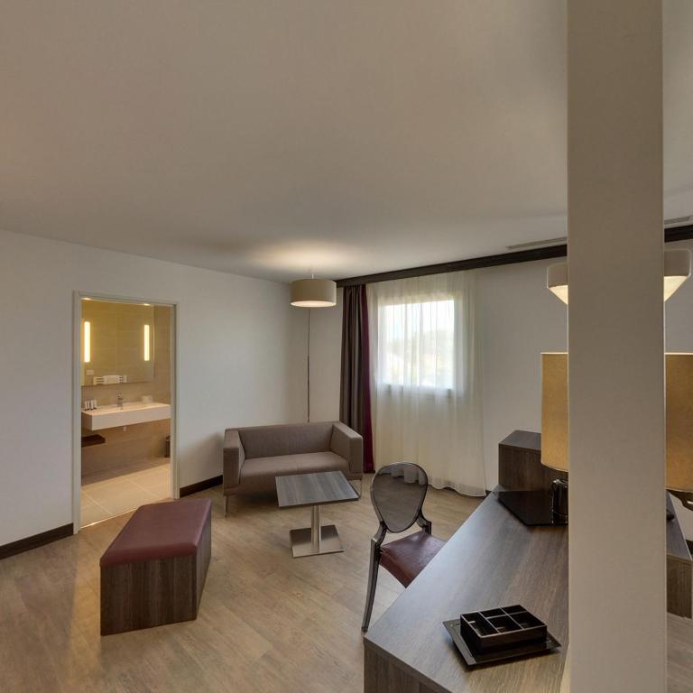 Le Domaine Des Oliviers Hotel Pierrelatte Ruang foto