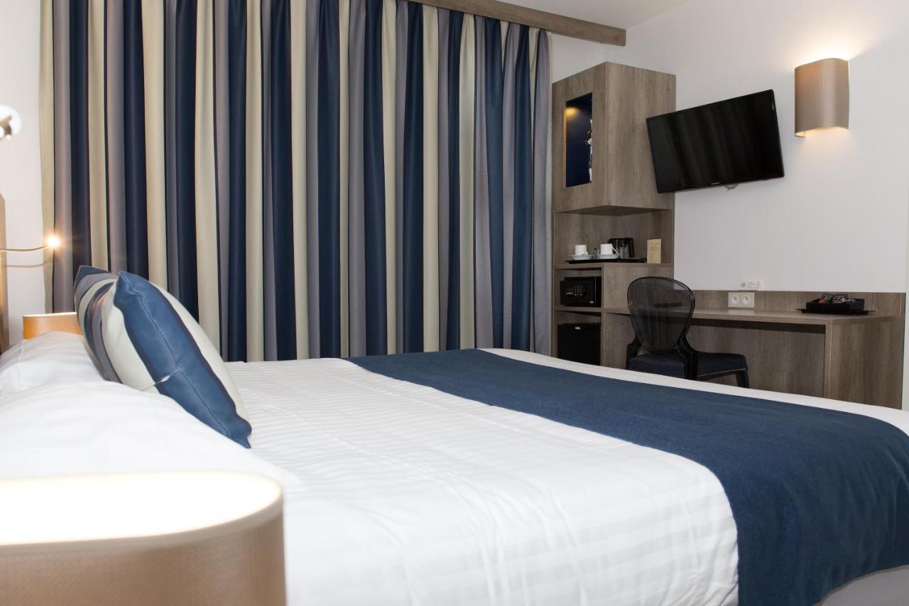 Le Domaine Des Oliviers Hotel Pierrelatte Bagian luar foto