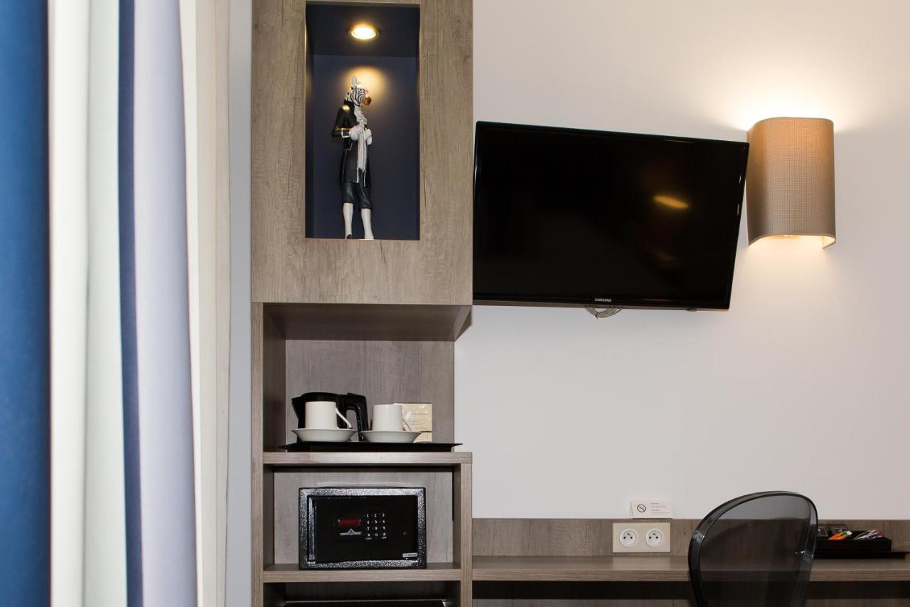 Le Domaine Des Oliviers Hotel Pierrelatte Bagian luar foto